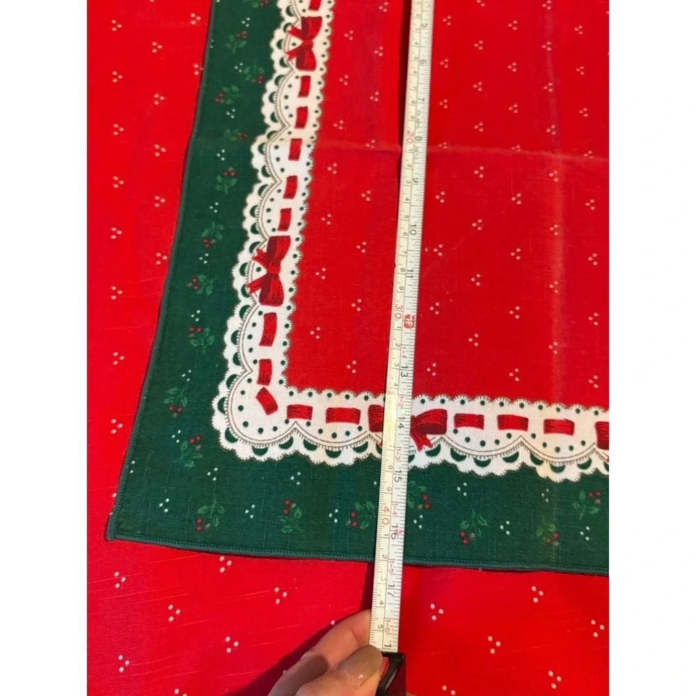 Vtg 60s Mid Century Christmas Tablecloth With 10 Napkins - approx 60